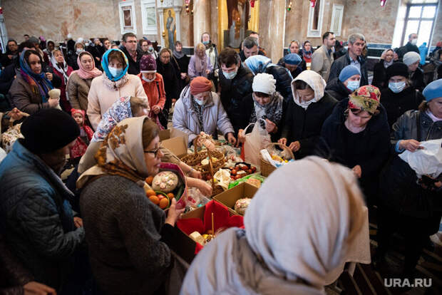 Освящение пасхальной еды в храмах начинается с 11:00 часов Фото: Анна Майорова © URA.RU