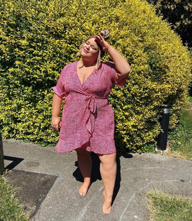 Балерина размера plus-size из Великобритании