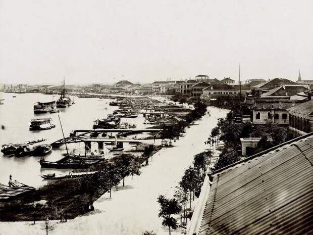 located-along-the-huangpu-river-in-central-shangai-the-bund-neighborhood-became-a-global-financial-center-in-the-late-1800s-featuring-trading-houses-from-the-us-russia-the-uk-and-europe
