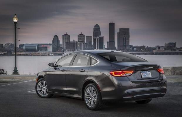 Автомобиль Chrysler 200. Автомобиль Chrysler 200.