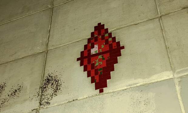 Пламбоб из игры Симс. Бывает трёх цветов, показывает настроение персонажа. Фото Романа Филковского