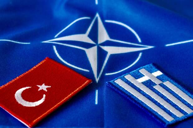 Турция стягивает танки и F-16 к границам Греции и Кипра