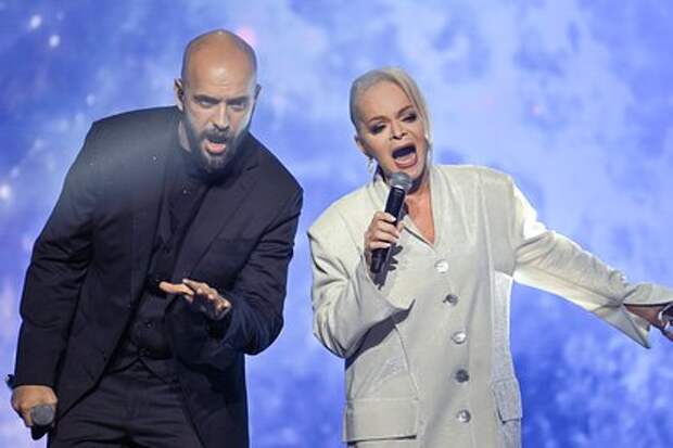 Рэпер ST встал на защиту Ларисы Долиной после скандала с квартирой