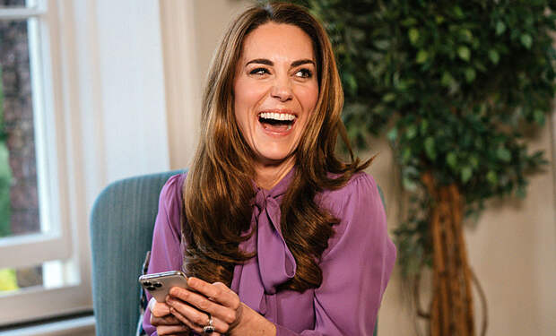 От блузы Gucci до куртки от Алексы Чанг: Кейт Миддлтон устроила "модный показ" в Instagram