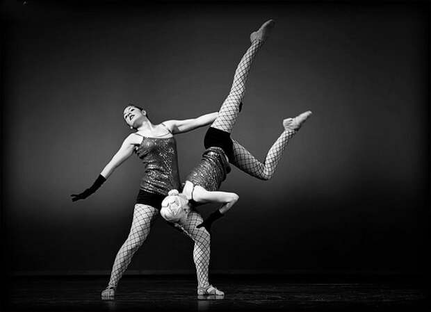 https://4dancing.ru/files/u5304/acro-dance-0.jpg