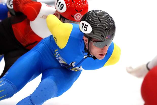 МОК запретил украинскому шорт-трекисту Гандею выступать на ОИ в шлеме с лозунгом