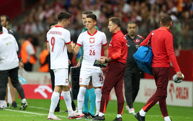 Сборная Польши обыграла турок, Левандовски получил травму