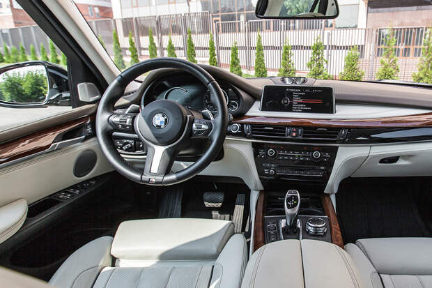 Individual – это своего рода выставка достижений роскоши BMW. Такой автомобиль внутри будет иметь мало что общего с базовой версией в начале прайс-листа.