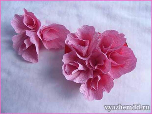 Красивые цветы из гофрированной бумаги