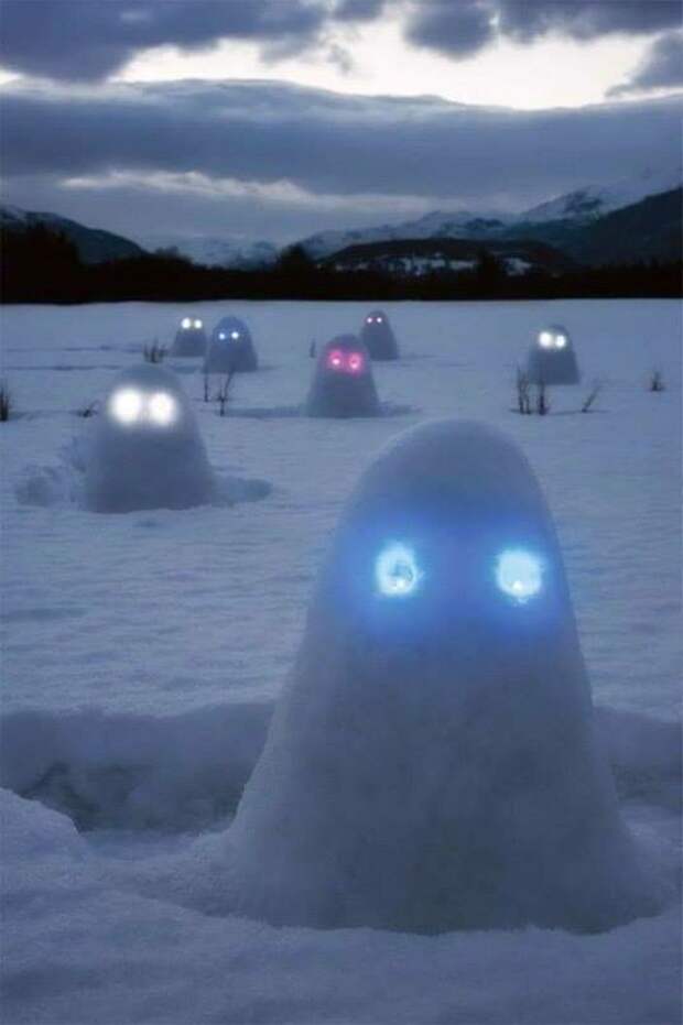 25 снеговиков, которых лепили креативные люди Instagram Photos, facebook, snowman, новый год, смешно, снеговик, юмор