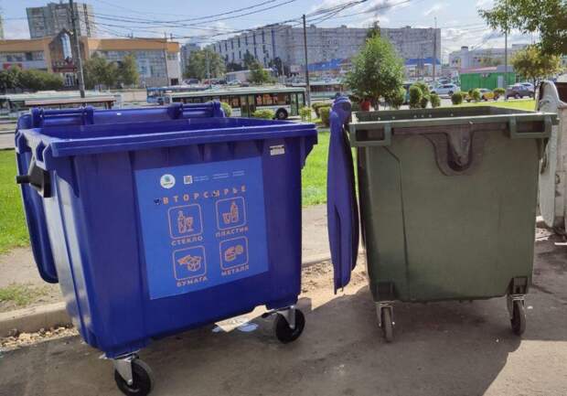 На северо-востоке столицы появились новые контейнеры для сбора перерабатываемых отходов Фото: Ирина Зимина