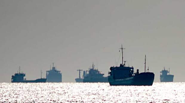 Российские военные корабли продолжают прибывать в Средиземное море