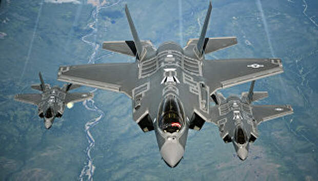 Американские истребители Lockheed Martin F-35 Lightning II. Архивное фото