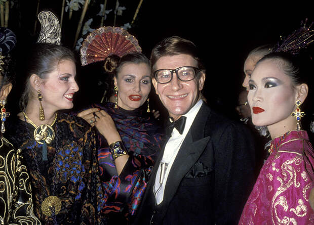 Ив Сен-Лоран на презентации аромата