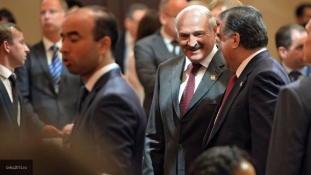 Лукашенко поздравил белорусов с Новым годом и пообещал, что со стороны Белоруссии агрессии не будет