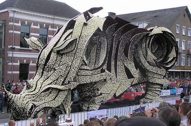 Невероятные цветочные скульптуры на параде Bloemencorso Zundert (6)