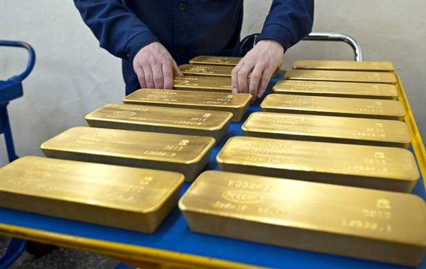 Россия копит золото, готовясь к большим проблемам