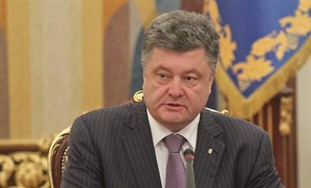 Порошенко обсудил с Меркель деэскалацию ситуации в Донбассе Порошенко обсудил с Меркель деэскалацию ситуации в Донбассе