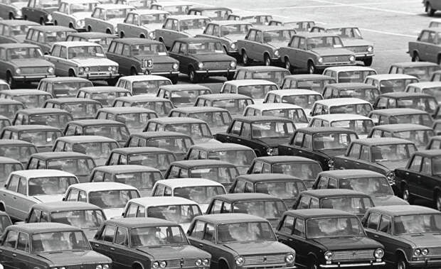 Автомобили рожденные в СССР - Площадки готовой продукции Автомобили рожденные в СССР - Площадки готовой продукции СССР, автозавод, стоянка