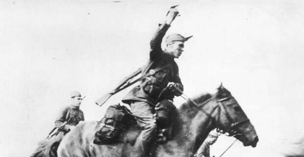 С шашкой против танков: как воевала кавалерия во Второй мировой войне itemprop=