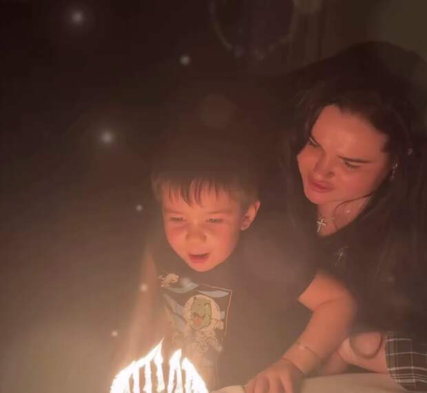 Дочь продюсера Иосифа Пригожина опубликовала редкие кадры с сыном