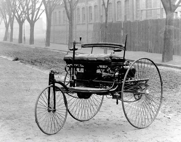 Benz Patent-Motorwagen («Запатентованный автомобиль Бенца») 