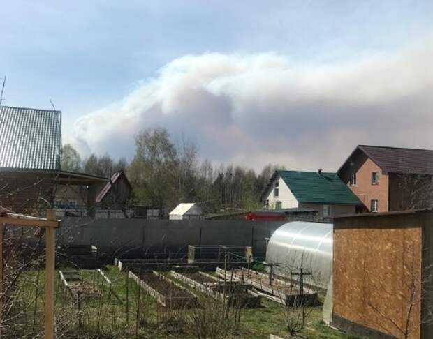 В Свердловской области начали эвакуацию жителей посёлков, которым угрожает огонь
