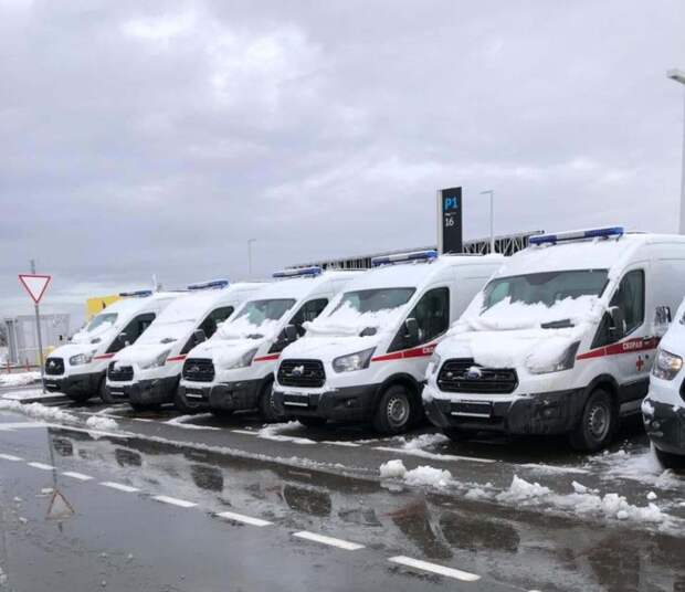 43 автомобиля передали станциям скорой помощи в Крыму