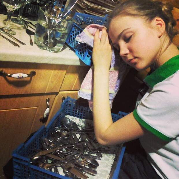 А это уже утро ресторанного персонала. Тяжко им приходится в сезоны корпоративов  корпорат, прикол, юмор