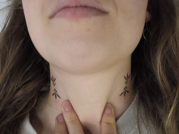 Татуировки на шее фото 1