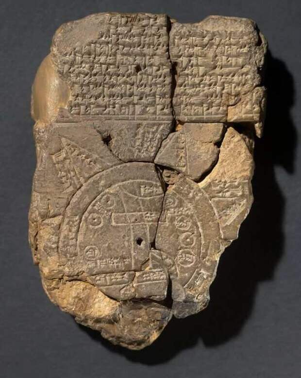 Месопотамская табличка с картой мира, VI век до нашей эры, Британский музей, Лондон.