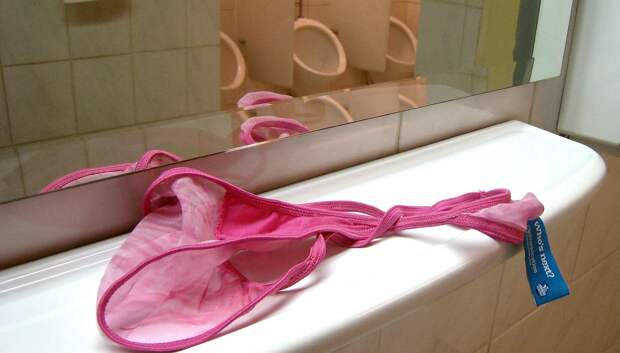 5 вариантов применения женских трусов, которых мужчины знать не должны 5 вариантов применения женских трусов, которых мужчины знать не должны