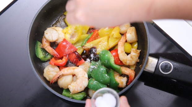 Соль и сахар - всегда вместе. |Фото: mycooktes.ru Соль и сахар - всегда вместе. |Фото: mycooktes.ru