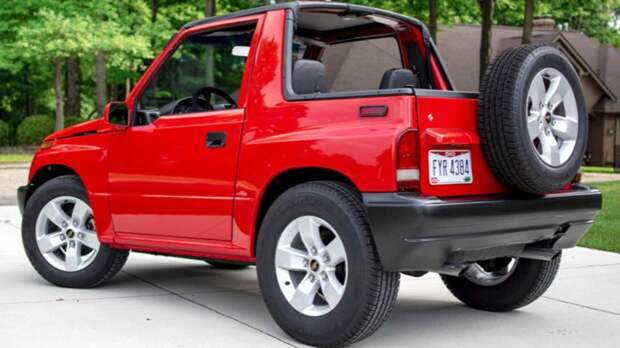 Geo Tracker 1996 года с двигателем Camaro V6