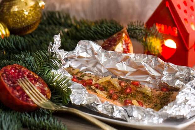 christmas gourmet recipe:steamed salmon trout with ginger and pomegranate grains