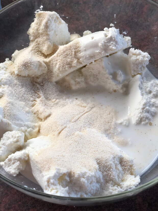 Творожная запеканка с курагой и без муки – нежная, но достаточно плотная и держит форму. Рецепт мой фаворит из запеканок