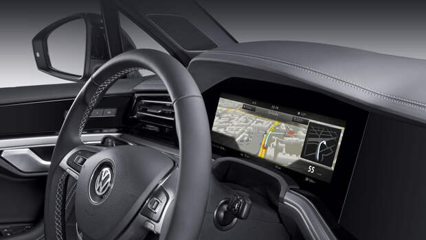 Volkswagen touareg. Такая цифровая приборка диагональю 12,3 дюйма в соответствии с современной традицией способна выводить массу информации. Выбору водителя доступна и карта, масштаб которой можно менять.