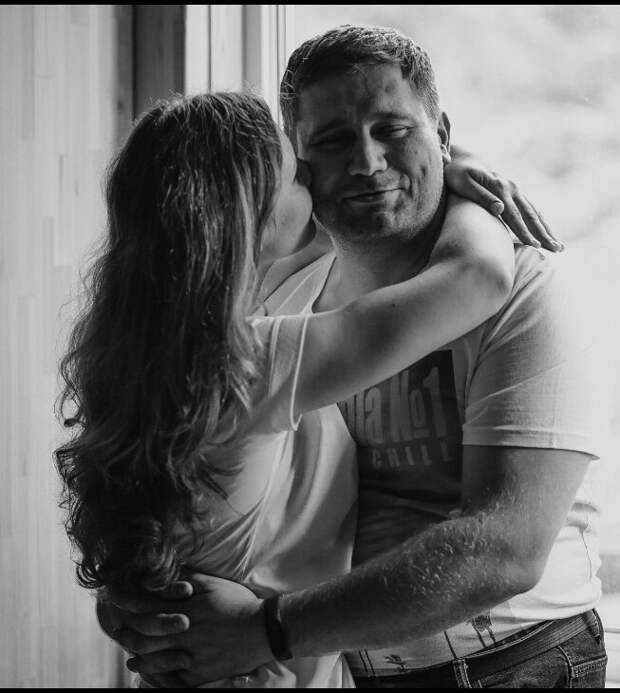 Это мы с мужем. Мы 14 лет вместе и у нас трое детей