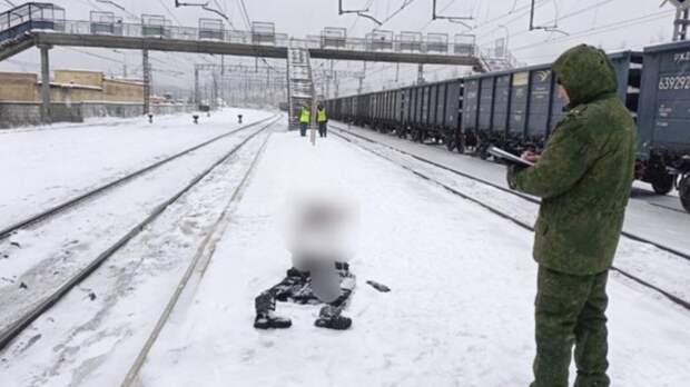 На окраине Екатеринбурга женщина погибла под поездом