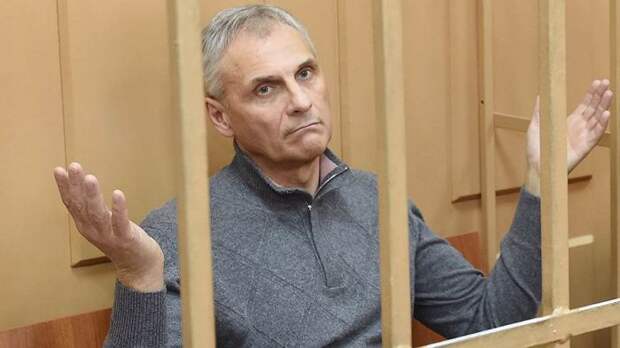 Бывшая жена арестованного губернатора Сахалина Александра Хорошавина жалуется на жизнь (2 фото + текст)