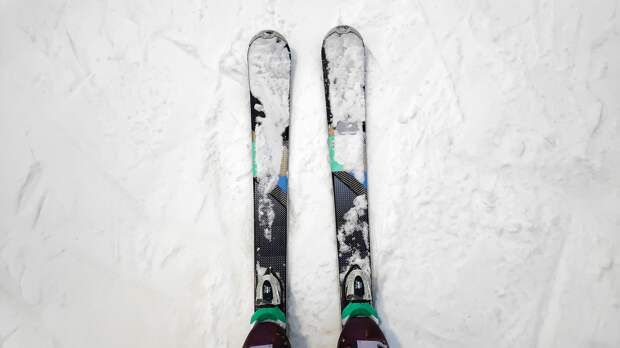 snow skis