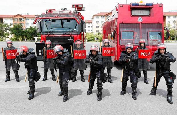 worldpolice02 Применение оружия полицией в разных странах
