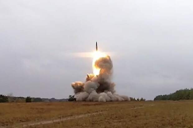 Информация о поражении российской ракетой заглубленного бетонного бункера ВСУ в районе Часова Яра появилась в Telegram-канале Украина.ру.