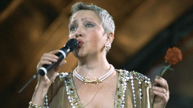 Певицу Галину Ненашеву госпитализировали в Москве