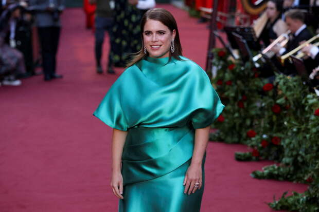 Дочь бывшего принца Эндрю принцесса Евгения улыбнулась после ареста отца