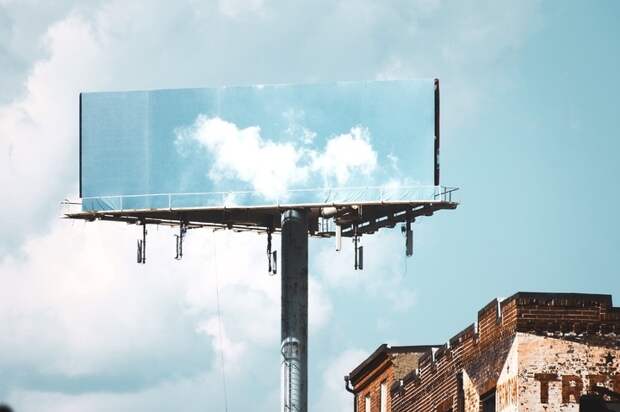 Крыши и фасады Петербурга очистят от рекламы за 2,5 млн