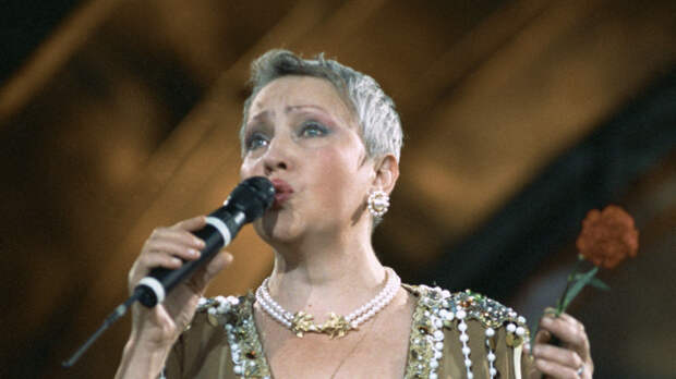 Певицу Галину Ненашеву госпитализировали в Москве