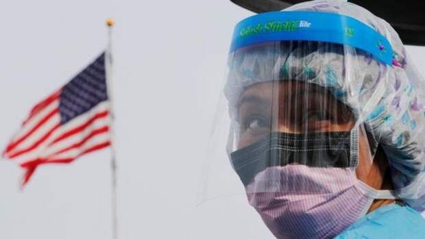 Носить маски нужно даже дома: в США заявили о вступлении в новую фазу эпидемии