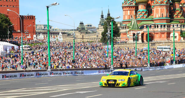 Moscow City Racing 2014: как жгли резину у стен Кремля - Фото 1