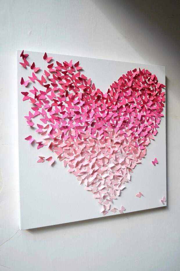 Бабочки всех оттенков розового в виде сердца